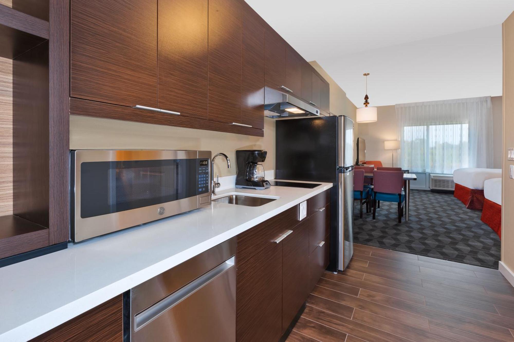 Towneplace Suites By Marriott Grand Rapids Airport Southeast Екстер'єр фото