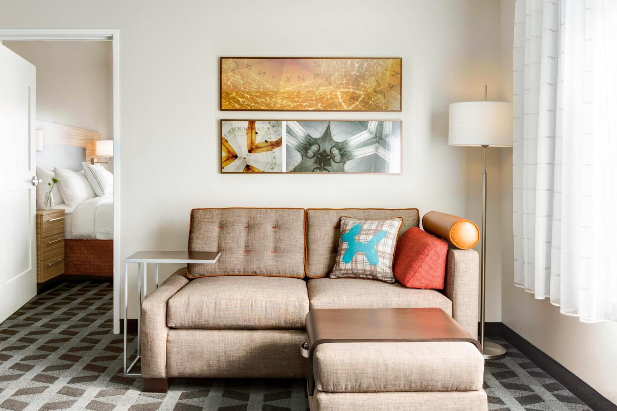 Towneplace Suites By Marriott Grand Rapids Airport Southeast Екстер'єр фото