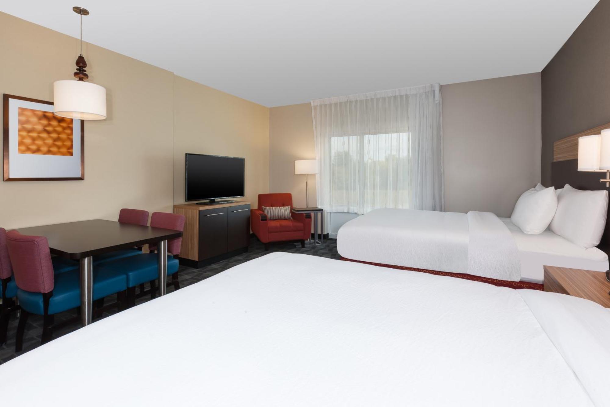 Towneplace Suites By Marriott Grand Rapids Airport Southeast Екстер'єр фото