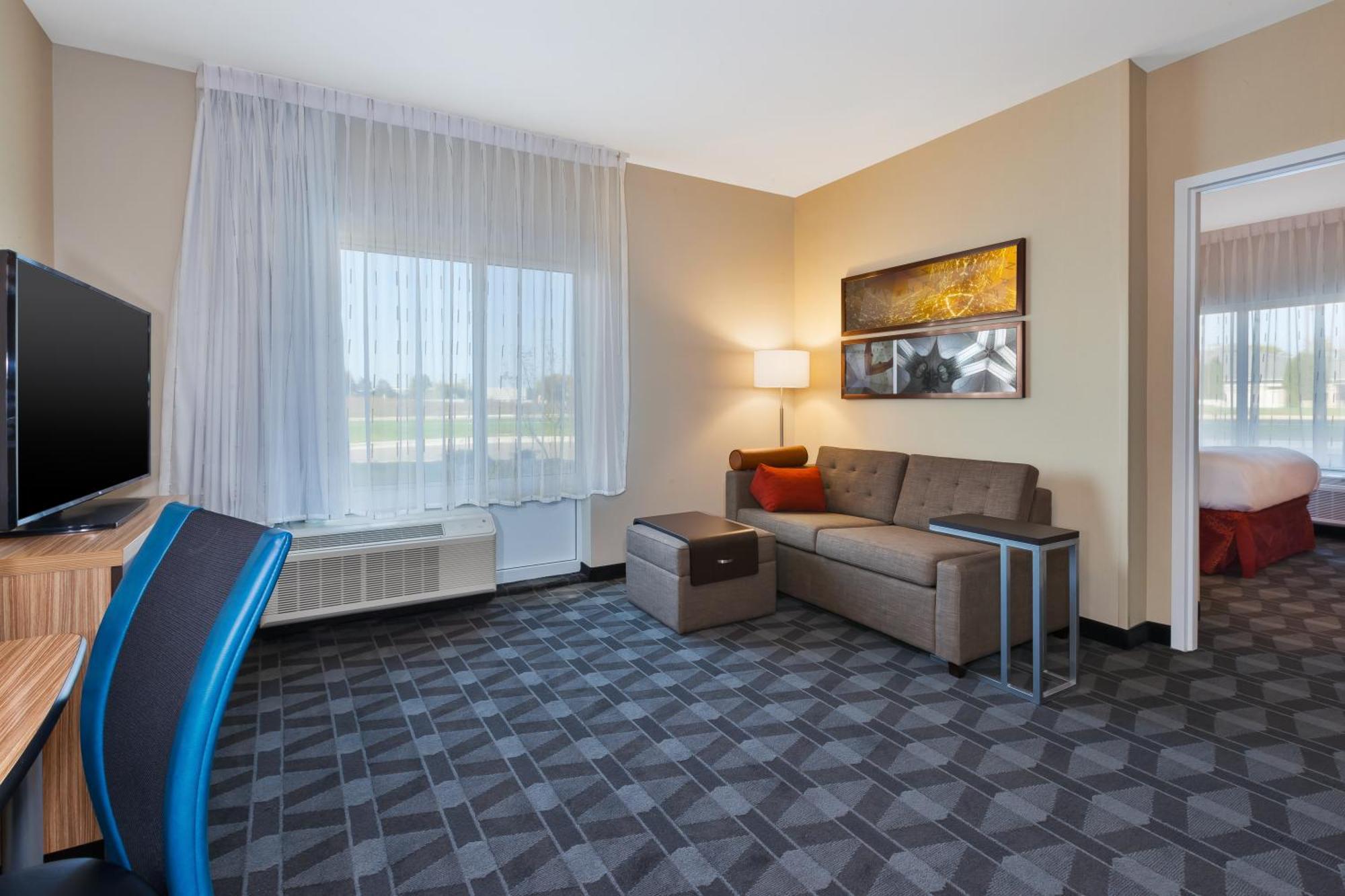 Towneplace Suites By Marriott Grand Rapids Airport Southeast Екстер'єр фото