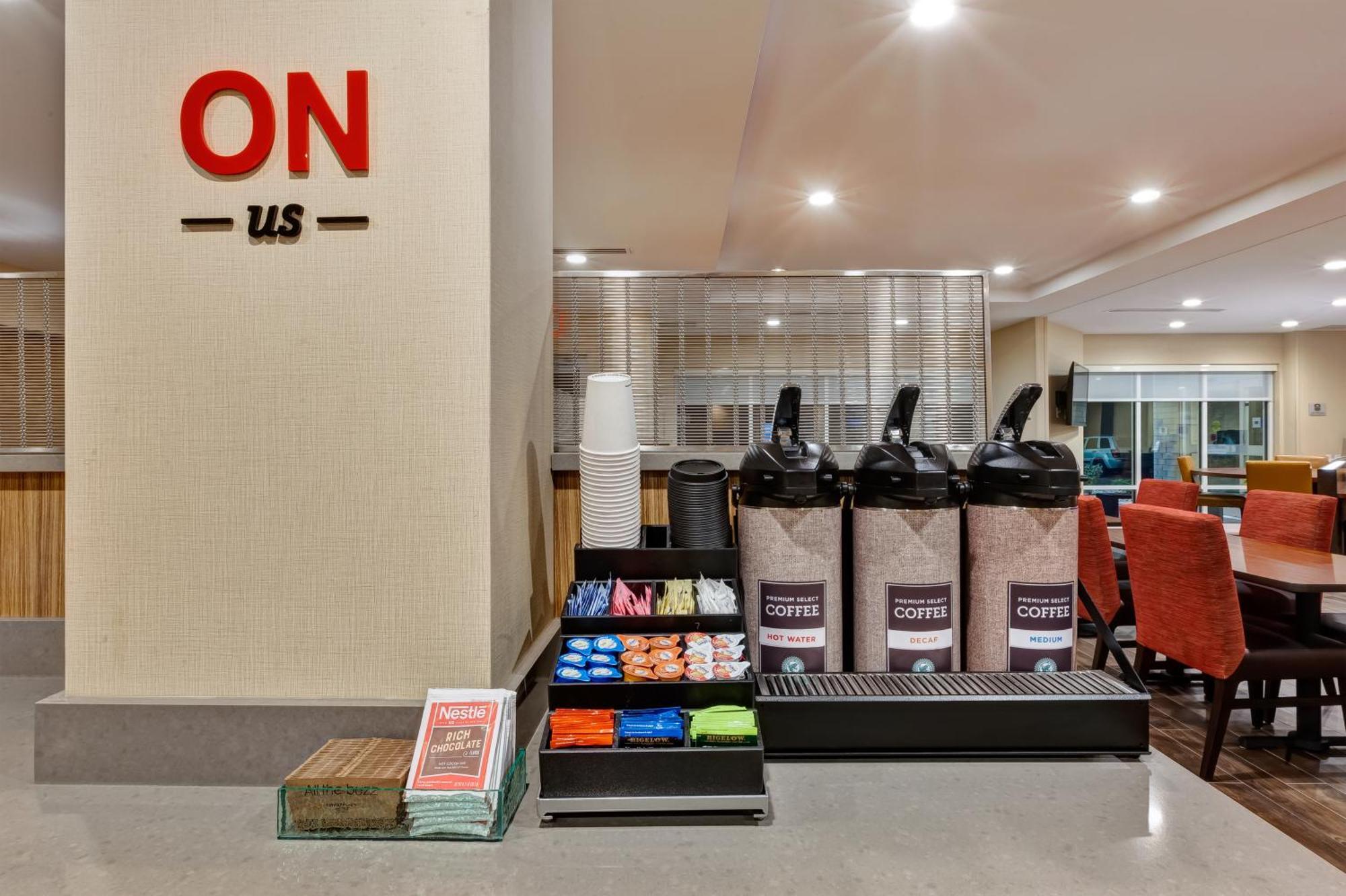 Towneplace Suites By Marriott Grand Rapids Airport Southeast Екстер'єр фото